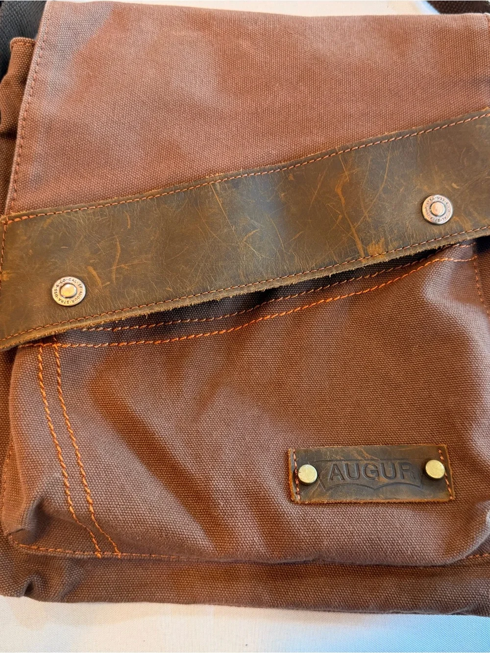 Augur cool messenger